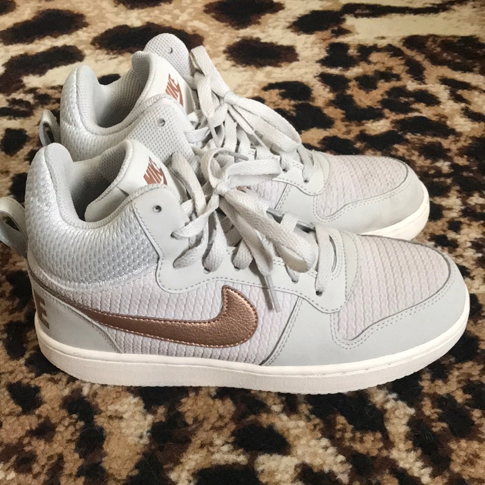 High top Nike’s